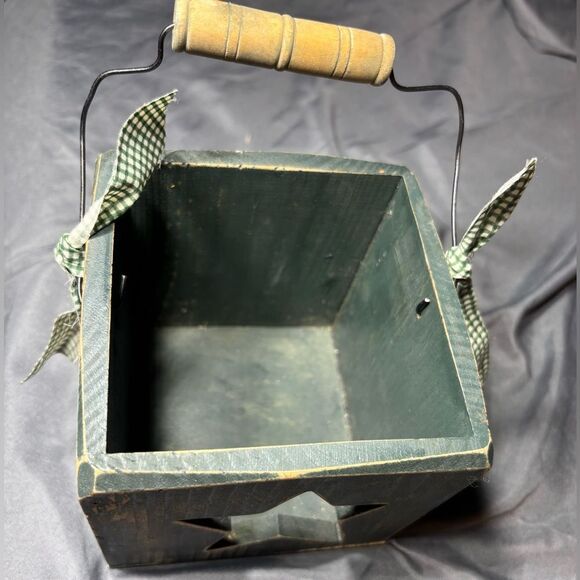 ☃️❄️☃️ Green Wood 4.5” X 7.5" Basket Star Cut-out with Handle Tealight Candle - Picture 5 of 6